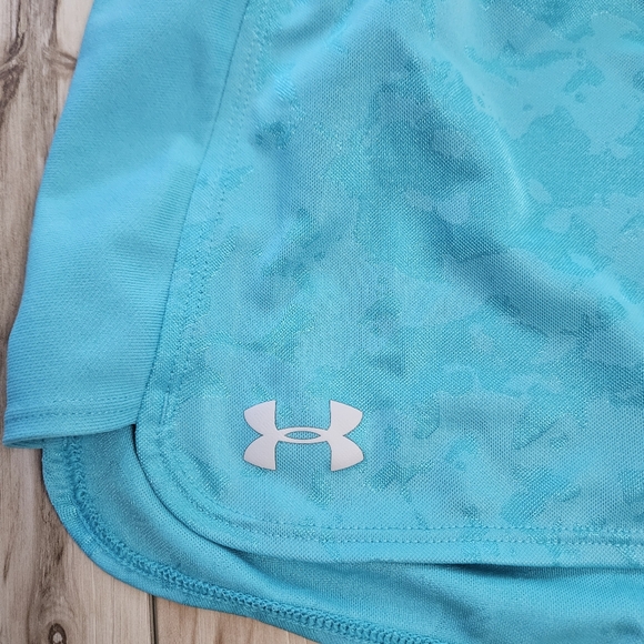 Under Armour Short - Picture 3 of 5